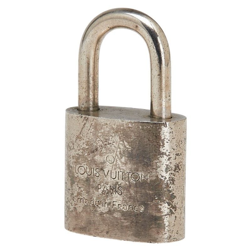 Louis Vuitton Louis Vuitton Louis Vuitton Cadena Metal Padlock Key Set Metal Charm Size ONE SIZE - 3 Thumbnail
