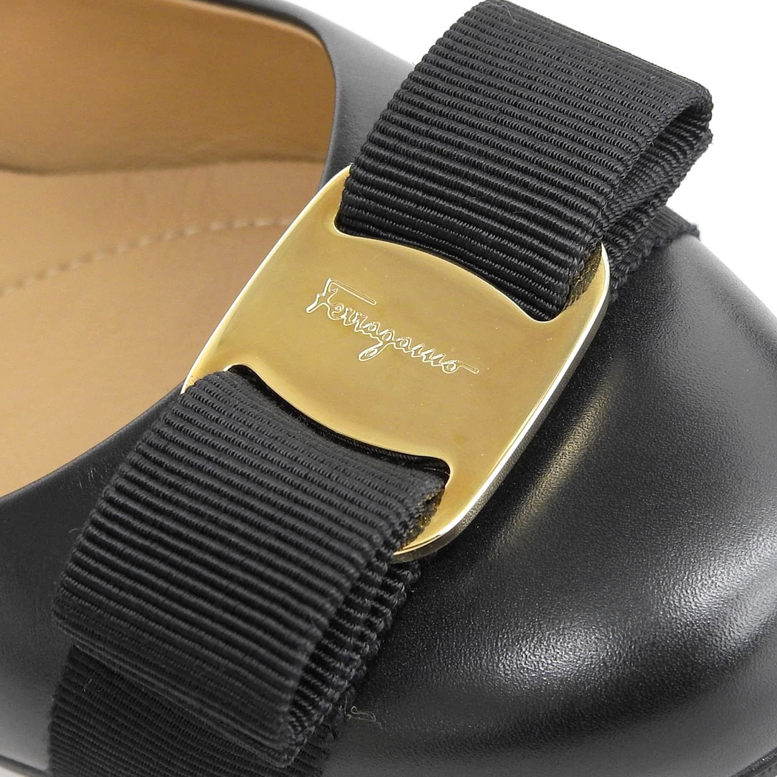 Salvatore Ferragamo Salvatore Ferragamo Salvatore Ferragamo VARINA Leather Pumps Leather Shoes DUTY FREE for USA Size ONE SIZE - 7 Thumbnail