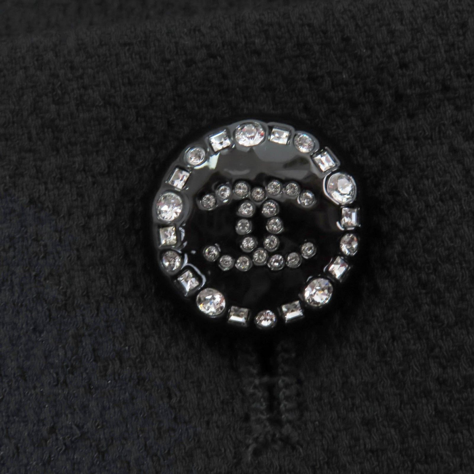 Chanel Chanel Chanel COCO Mark Button Silk Jacket Others Outerwear P71865V63363 Size ONE SIZE - 6 Thumbnail