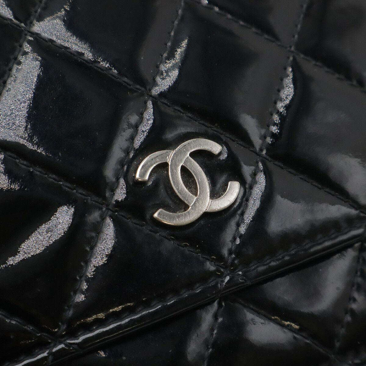 Chanel Chanel Chanel Matelassé Patent Leather Chain Shoulder Bag Enamel Other Size ONE SIZE - 4 Thumbnail