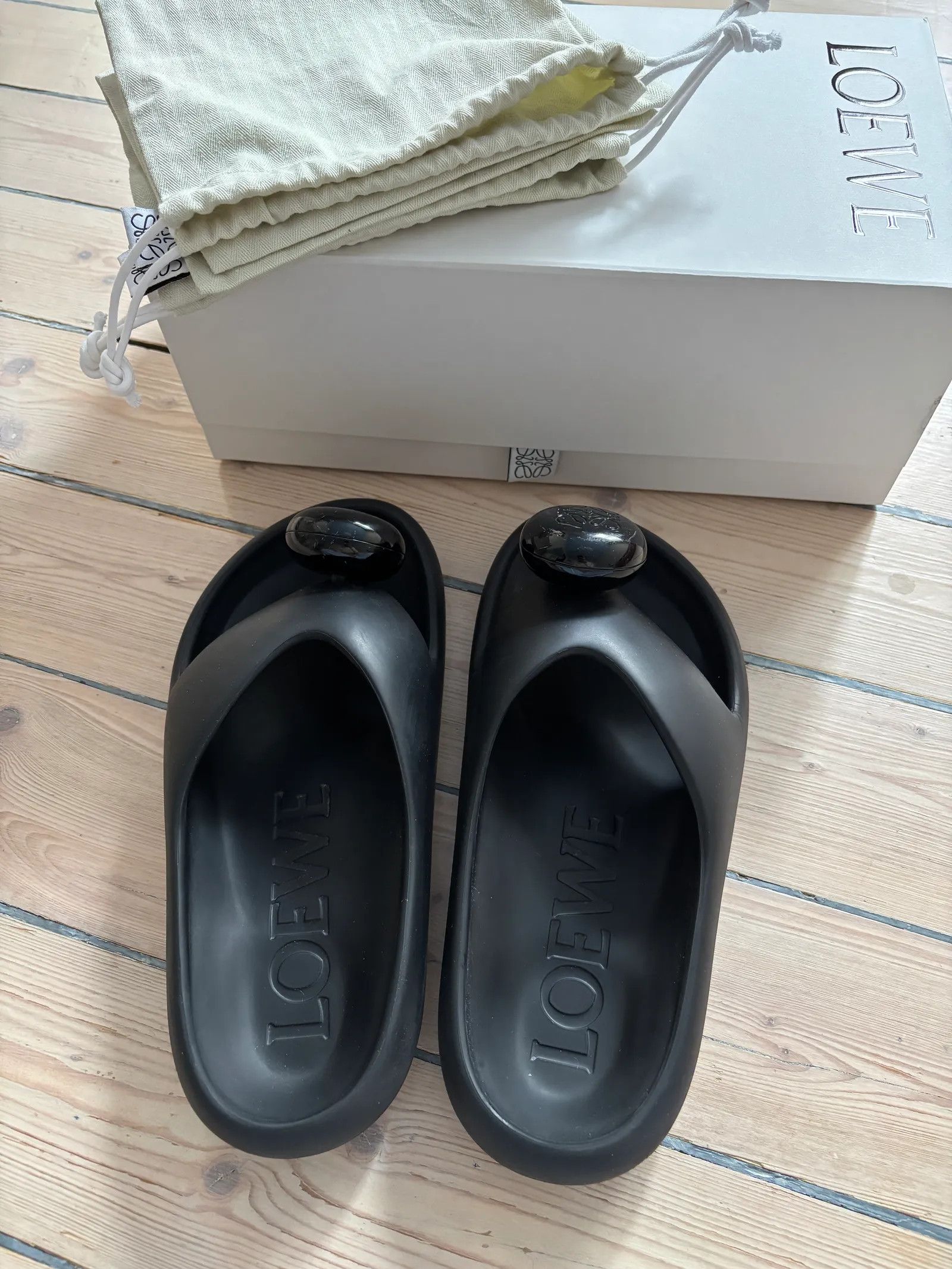 Loewe Loewe Foam Pebble Sandal Sandals Size US 8 / IT 38 - 2 Thumbnail