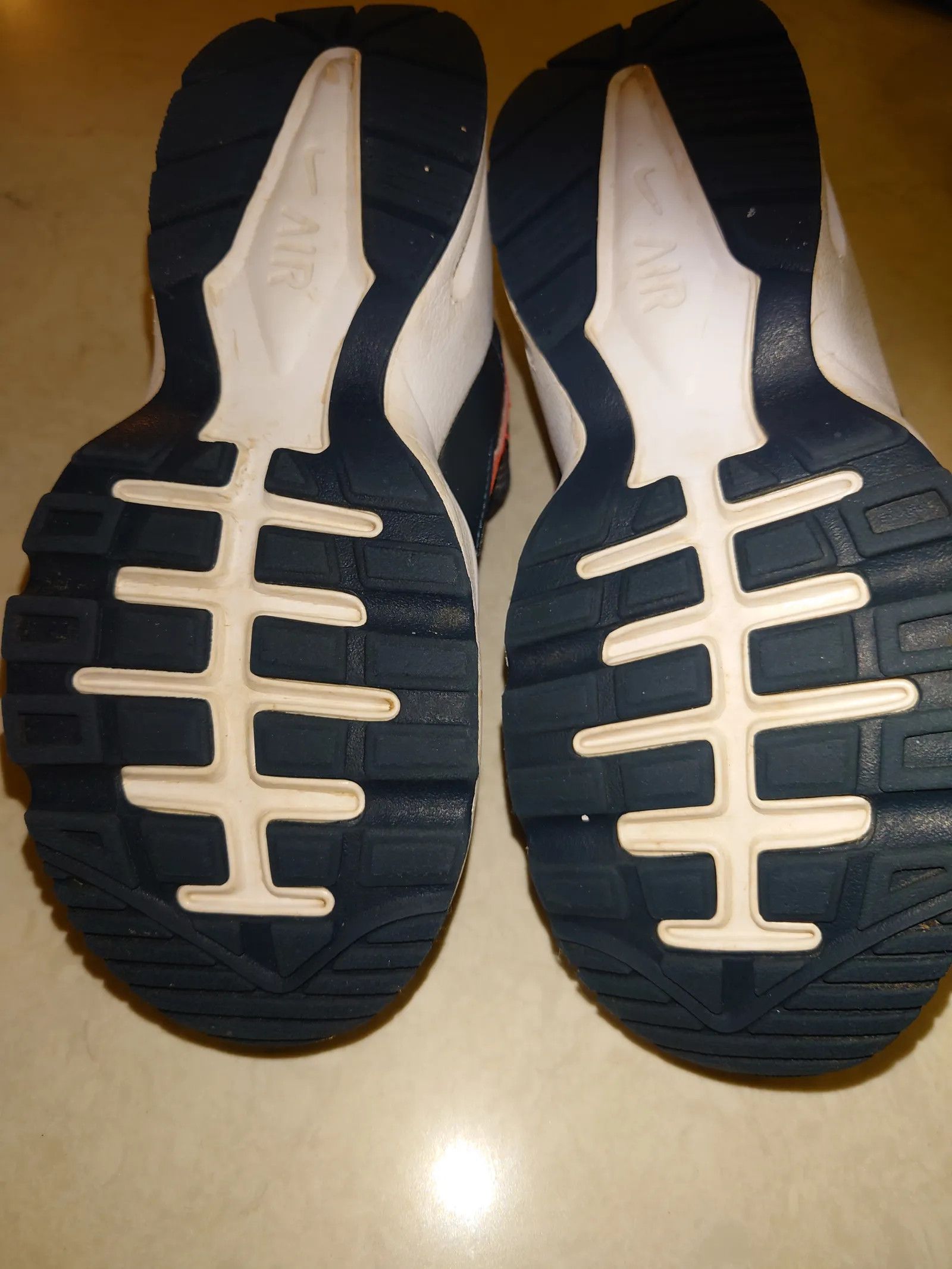 Nike Nike Nike Sneakers Size US 5 / IT 35 - 5 Thumbnail