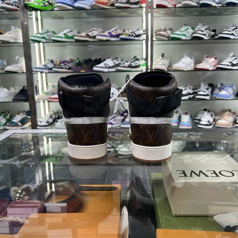 Louis Vuitton Louis Vuitton Rivoli Stylish High-Top Sneakers 0079 Size US 8 / EU 41 - 3 Thumbnail