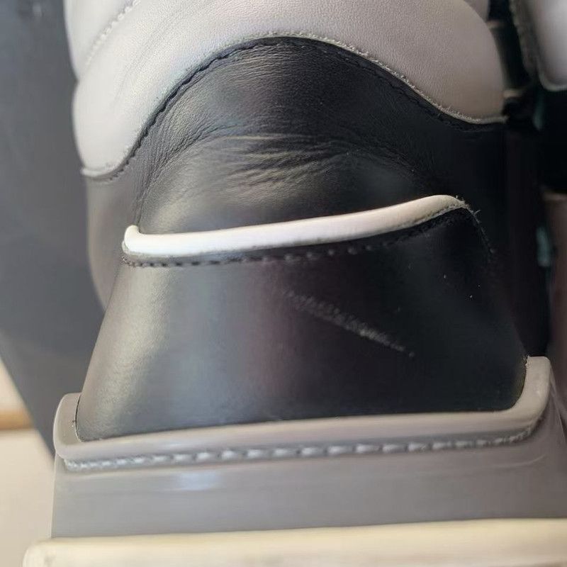 Louis Vuitton Louis Vuitton High-Top Trainer Sneakers for Men 0079 Size US 6 / EU 39 - 7 Thumbnail