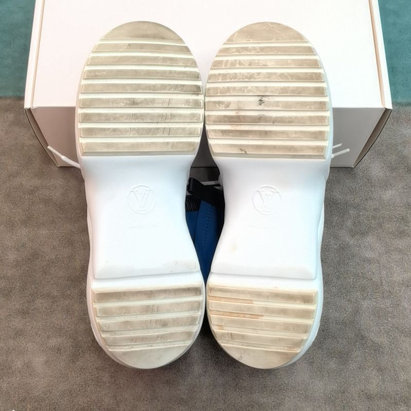 Louis Vuitton Louis Vuitton Blue and White Sports Sneakers 0079 Size US 7.5 / EU 40-41 - 4 Thumbnail