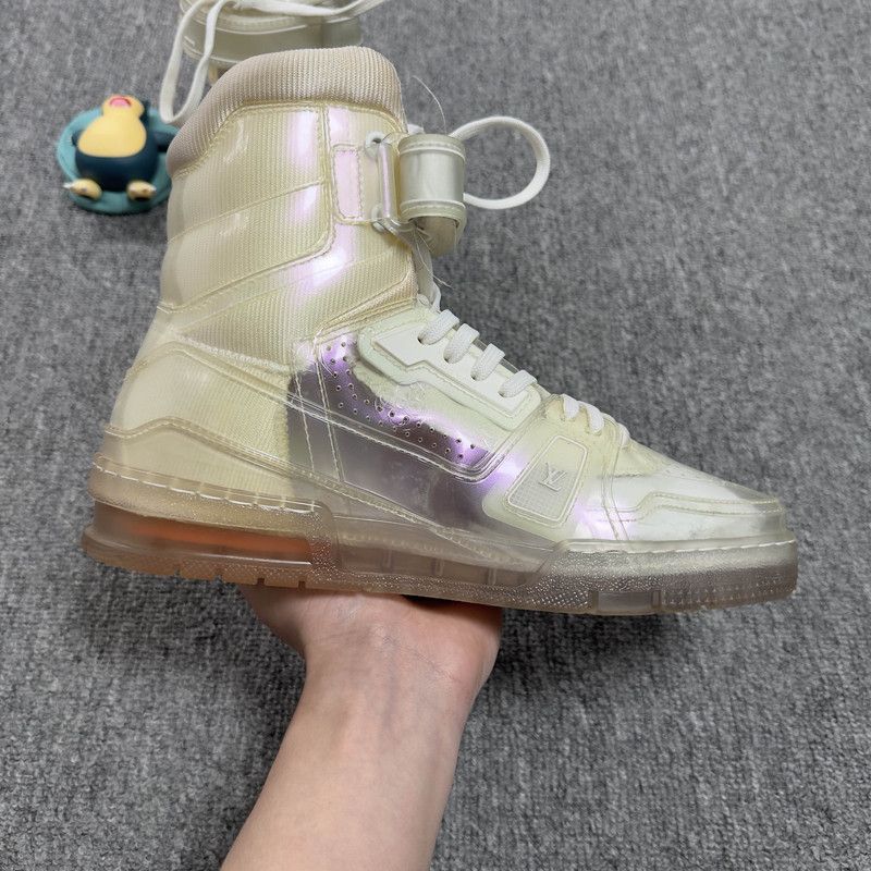 Louis Vuitton Louis Vuitton White High-Top Trainer Sneakers 0079 Size US 8.5 / EU 41-42 - 11 Thumbnail