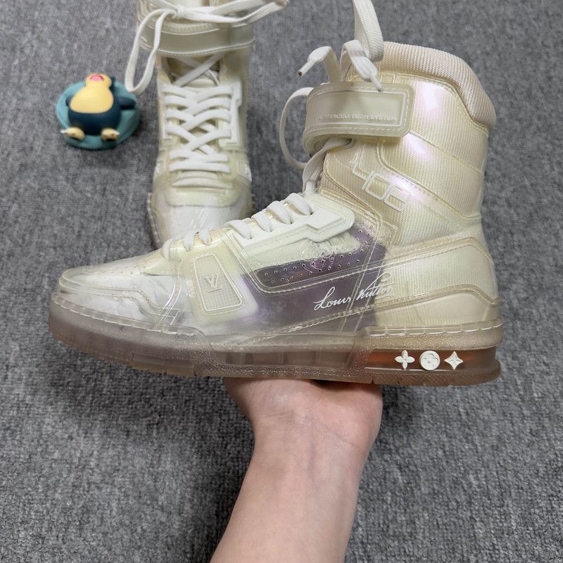 Louis Vuitton Louis Vuitton White High-Top Trainer Sneakers 0079 Size US 8.5 / EU 41-42 - 12 Thumbnail