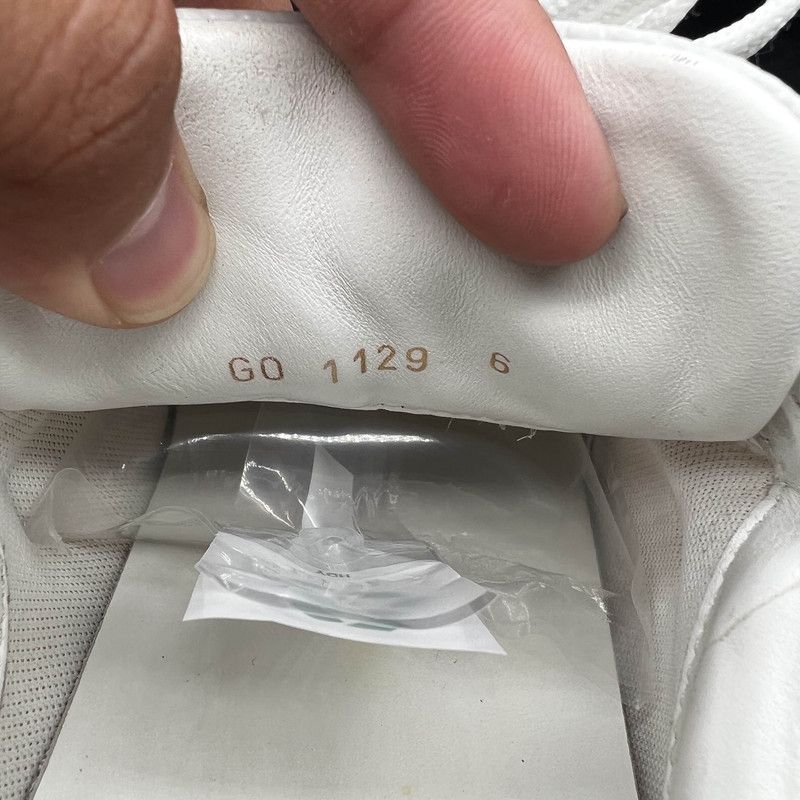 Louis Vuitton Louis Vuitton Run Away White Casual Sneakers 0079 Size US 10 / EU 43 - 5 Thumbnail