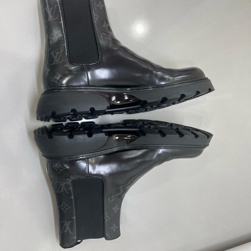 Louis Vuitton Louis Vuitton Bold Black Chelsea Boots for Men 0079 Size US 8 / EU 41 - 11 Thumbnail