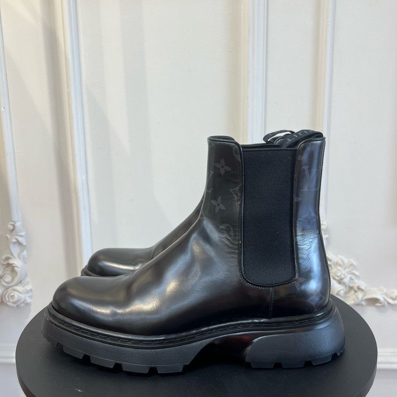 Louis Vuitton Louis Vuitton Bold Black Chelsea Boots for Men 0079 Size US 8 / EU 41 - 3 Thumbnail