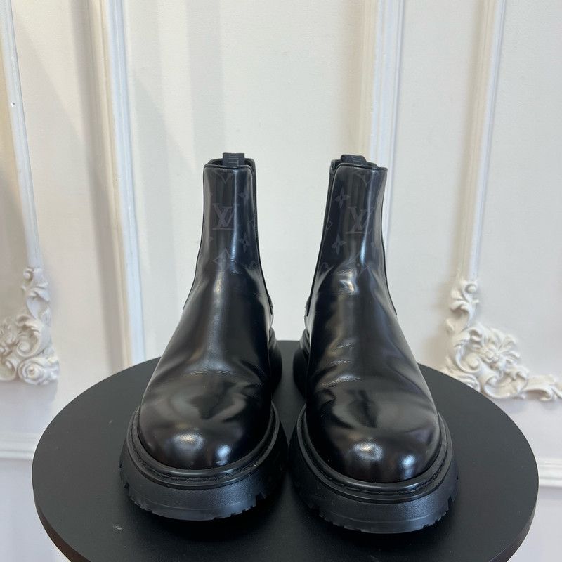 Louis Vuitton Louis Vuitton Bold Black Chelsea Boots for Men 0079 Size US 8 / EU 41 - 2 Thumbnail