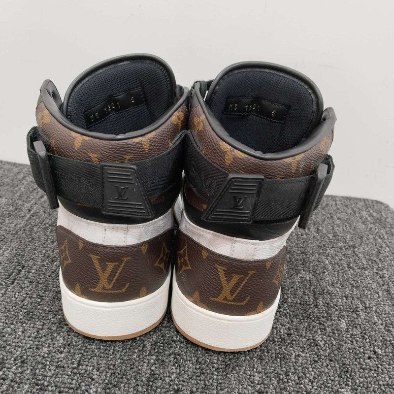 Louis Vuitton Louis Vuitton Rivoli High-Top Sneakers for Men 0079 Size US 10 / EU 43 - 5 Thumbnail