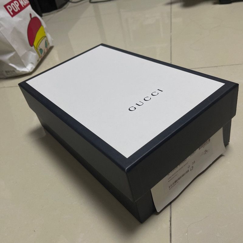 Gucci Gucci ACE Leather Bee Fashion Sneakers 0079 Size US 6.5 / EU 39-40 - 9 Thumbnail