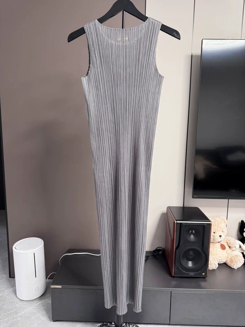 Issey Miyake Pleats Please Sleeveless Round Neck Dress - dmc Size S / US 4 / IT 40 - 2 Thumbnail