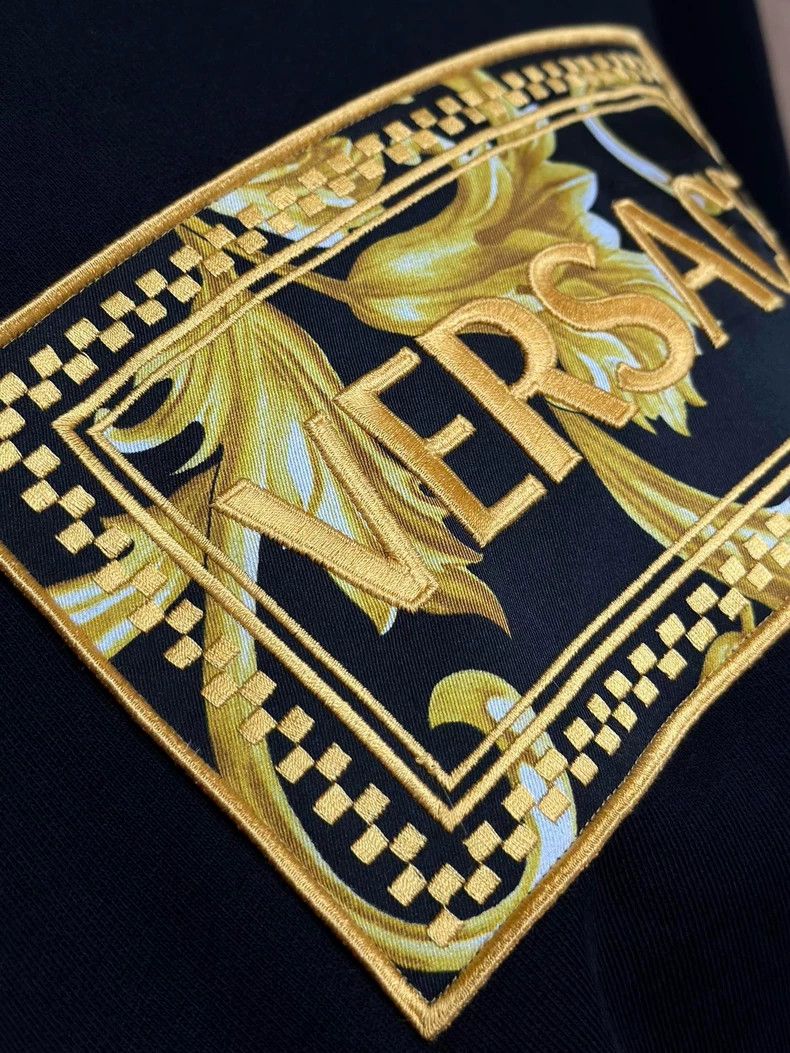 Versace VERSACE Black Embroidered Crewneck Sweatshirt - dmc Size US M / EU 48-50 / 2 - 5 Thumbnail