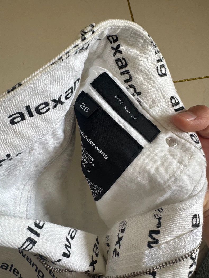 Alexander Wang Alexander Wang Classic White Shorts Size 26" / US 2 / IT 38 - 2 Thumbnail