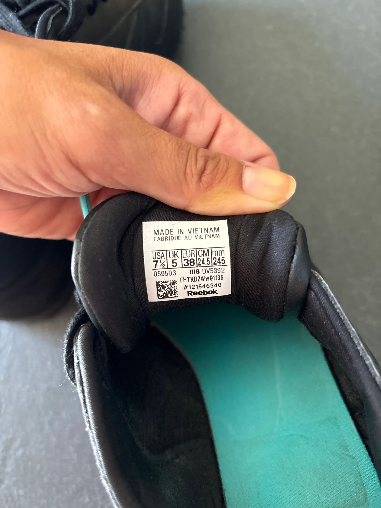 Reebok Reebok Reebok C Lthr Reebok X Gigi Hadid Svart Sneakers Size US 8 / IT 38 - 3 Thumbnail