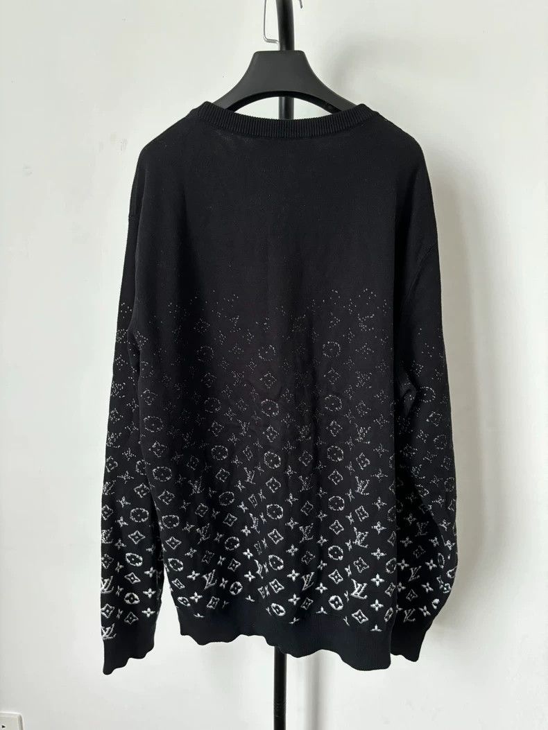 Louis Vuitton Louis Vuitton Gradient Logo Crewneck Sweater - dmc Size US XXL / EU 58 / 5 - 2 Thumbnail