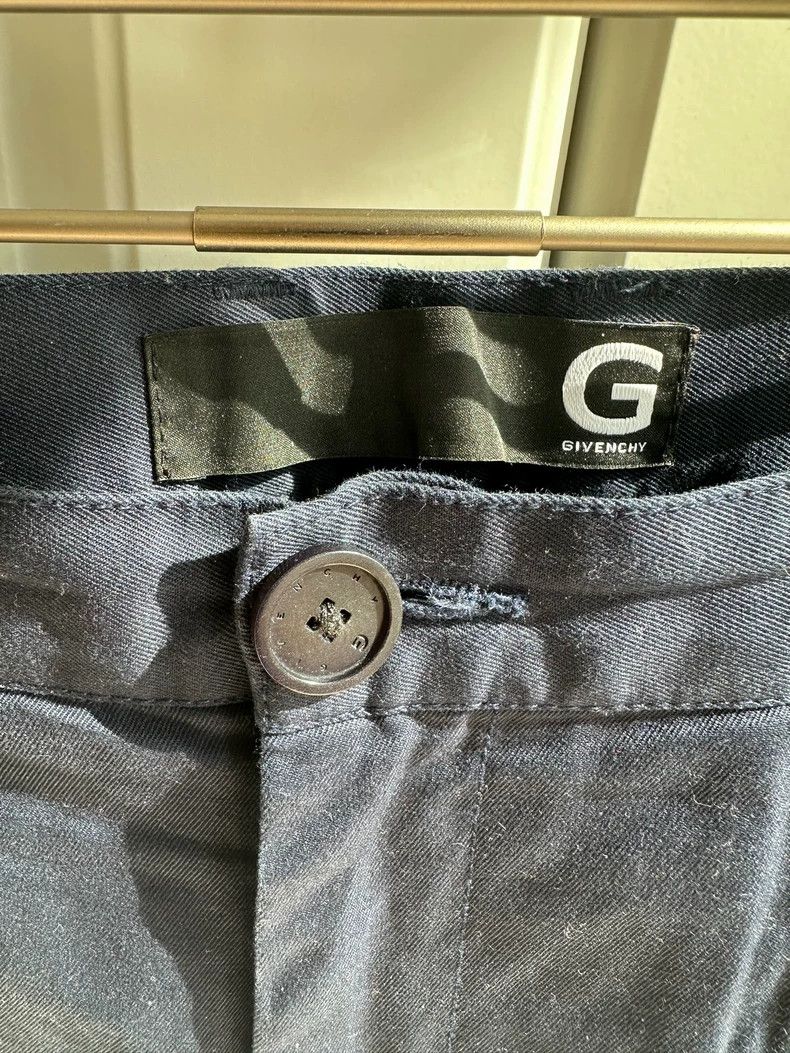 Givenchy Givenchy Navy Blue Tapered Casual Pants - dmc Size US 36 / EU 52 - 2 Thumbnail
