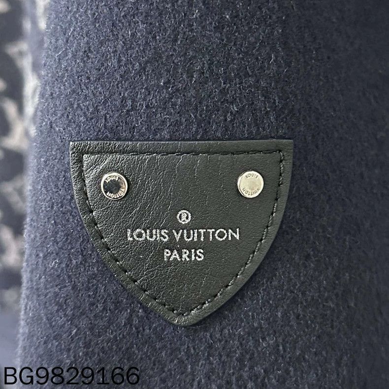 Louis Vuitton Louis Vuitton Navy Bathrobe Coat - dmc Size US M / EU 48-50 / 2 - 8 Thumbnail