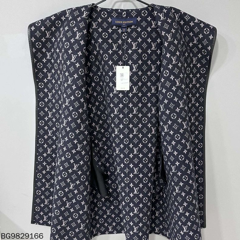 Louis Vuitton Louis Vuitton Navy Bathrobe Coat - dmc Size US M / EU 48-50 / 2 - 3 Thumbnail