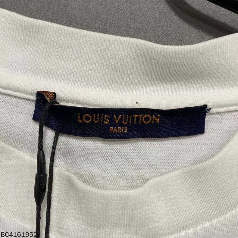 Louis Vuitton Louis Vuitton Crayon Logo Short Sleeve Tee - dmc Size US S / EU 44-46 / 1 - 5 Thumbnail