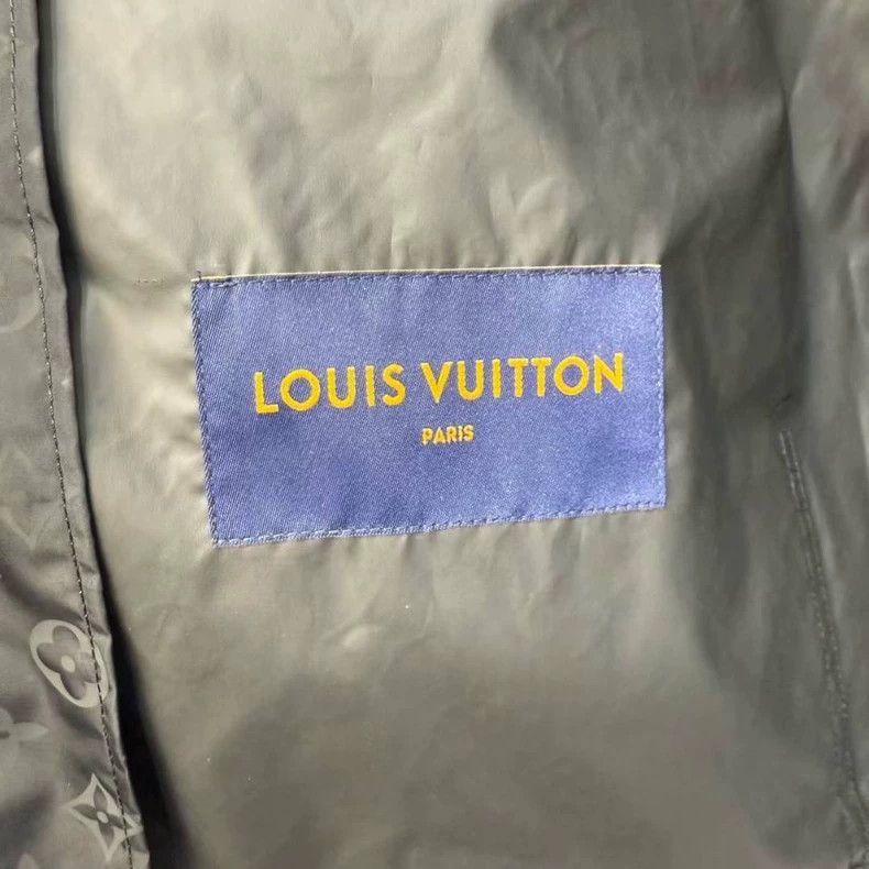 Louis Vuitton Louis Vuitton 23 Logo Print Windbreaker Jacket - dmc Size US L / EU 52-54 / 3 - 6 Thumbnail