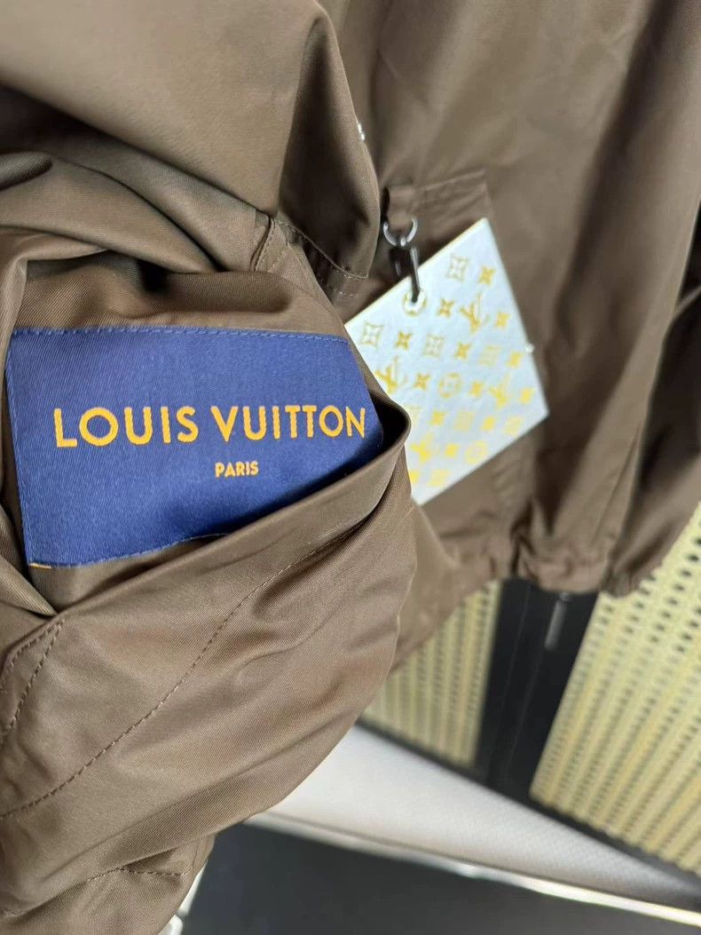 Louis Vuitton Louis Vuitton Reversible Logo Windbreaker Jacket - dmc Size US L / EU 52-54 / 3 - 7 Thumbnail