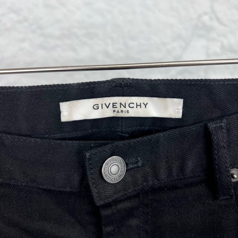 Givenchy Givenchy Black Logo Denim Shorts - dmc Size US 35 - 3 Thumbnail