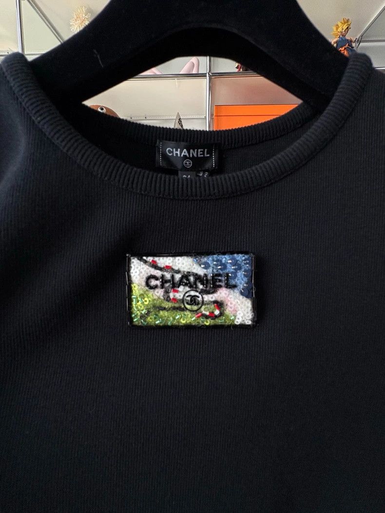 Chanel Chanel Embroidered Beaded Sequin Letter T-Shirt - dmc Size US XS / EU 42 / 0 - 3 Thumbnail
