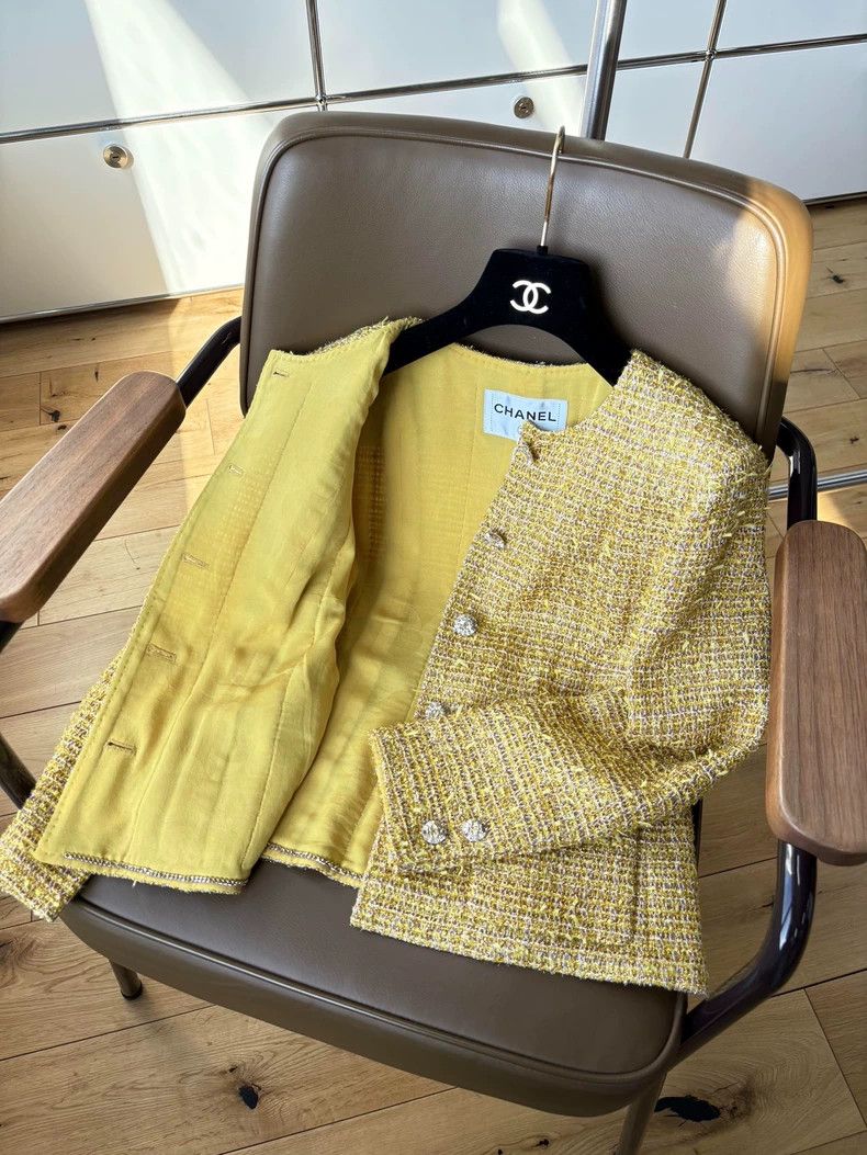 Chanel 23C Gold Diamond Button Knit Jacket - dmc