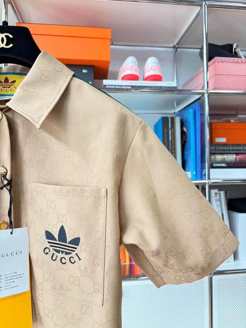 Gucci Gucci Adidas Collaboration Full-Print GG Short-Sleeve Shirt - dmc Size US XS / EU 42 / 0 - 2 Thumbnail