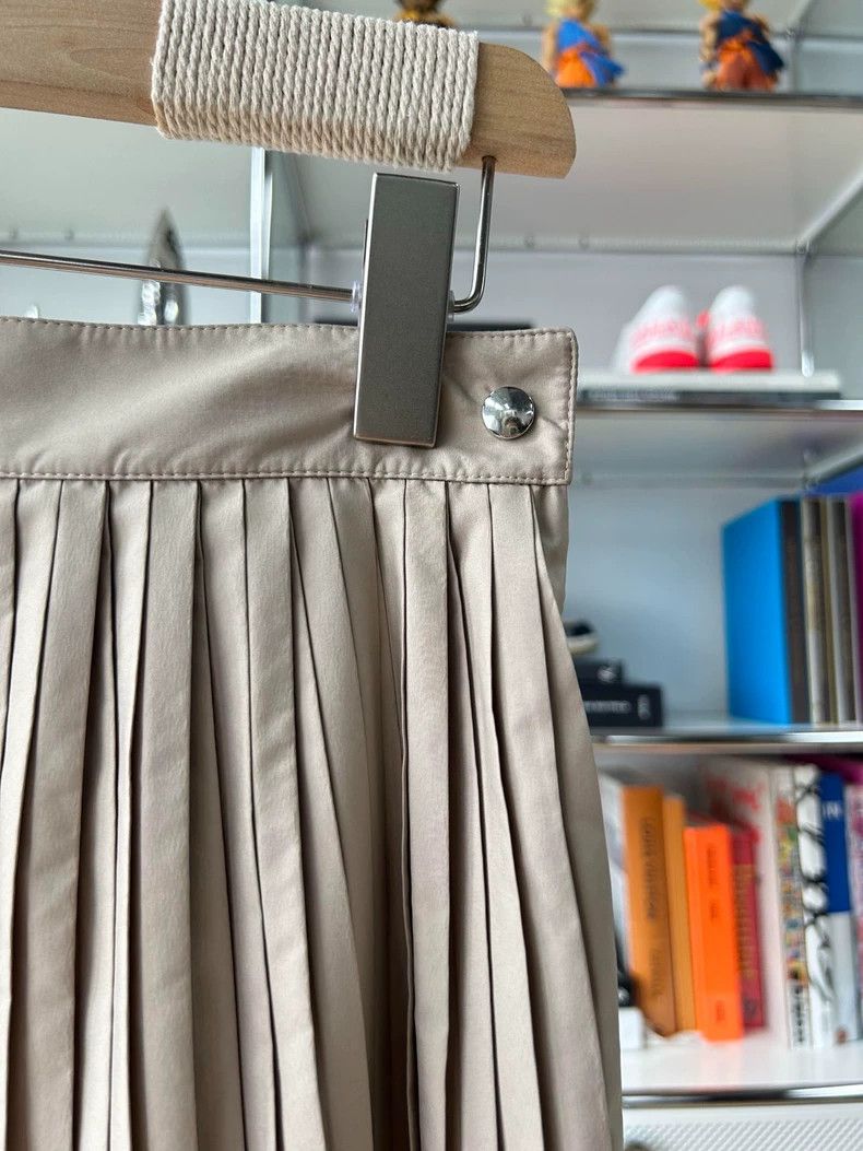 Dior Dior Beige Pleated Skirt - dmc Size US 36 / EU 52 - 3 Thumbnail