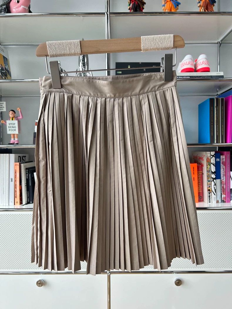 Dior Dior Beige Pleated Skirt - dmc Size US 36 / EU 52 - 2 Thumbnail