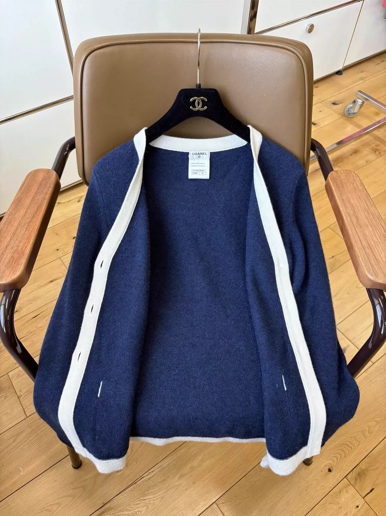 Chanel Chanel Blue White Cashmere Cardigan - dmc Size US XS / EU 42 / 0 - 5 Thumbnail