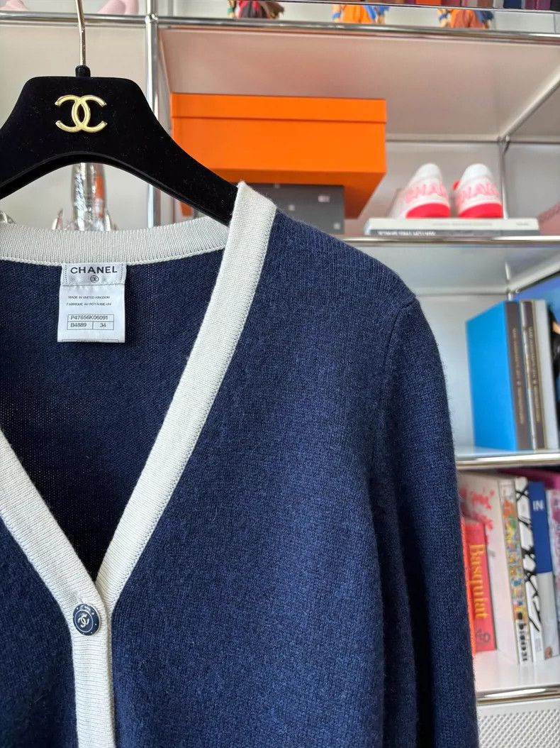 Chanel Chanel Blue White Cashmere Cardigan - dmc Size US XS / EU 42 / 0 - 3 Thumbnail