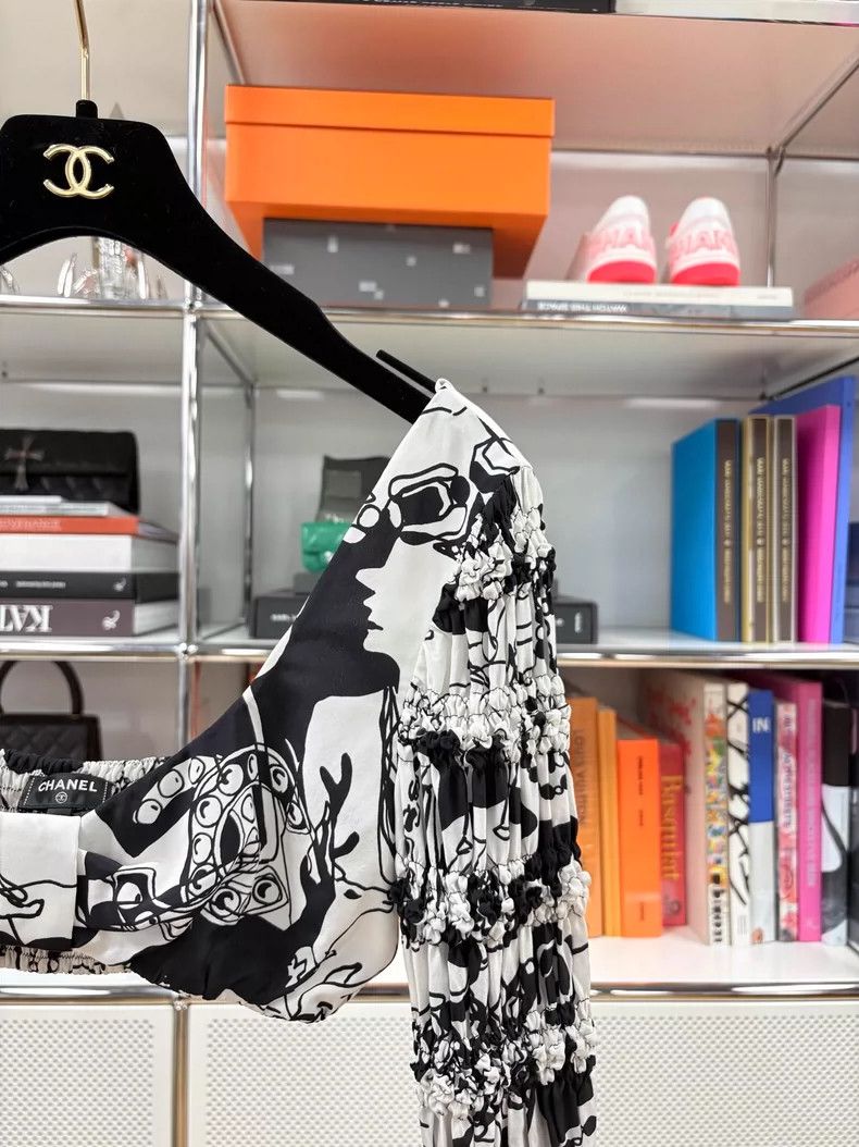 Chanel Chanel Black White Graffiti Camellia Top - dmc Size US S / EU 44-46 / 1 - 2 Thumbnail