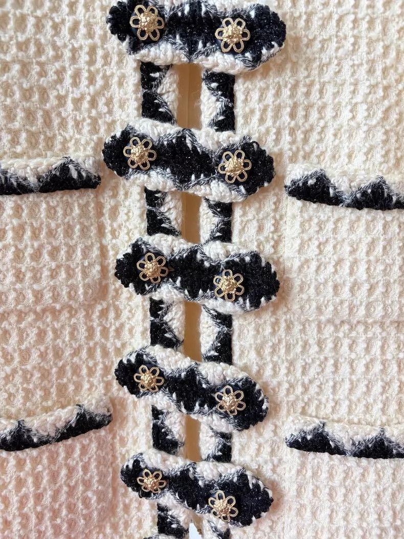 Chanel Chanel Salzburg Waffle Knit Lion Button Jacket - dmc Size US M / EU 48-50 / 2 - 3 Thumbnail