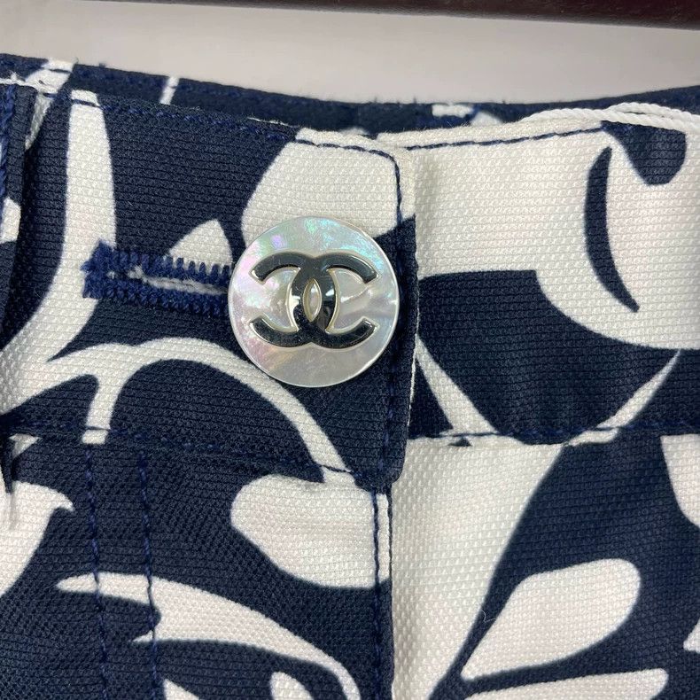 Chanel Chanel Navy White Camellia Shorts - dmc Size US 34 / EU 50 - 6 Thumbnail