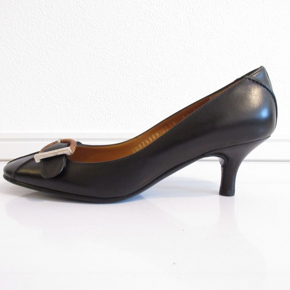 Salvatore Ferragamo Salvatore Ferragamo Gancini Pumps Leather