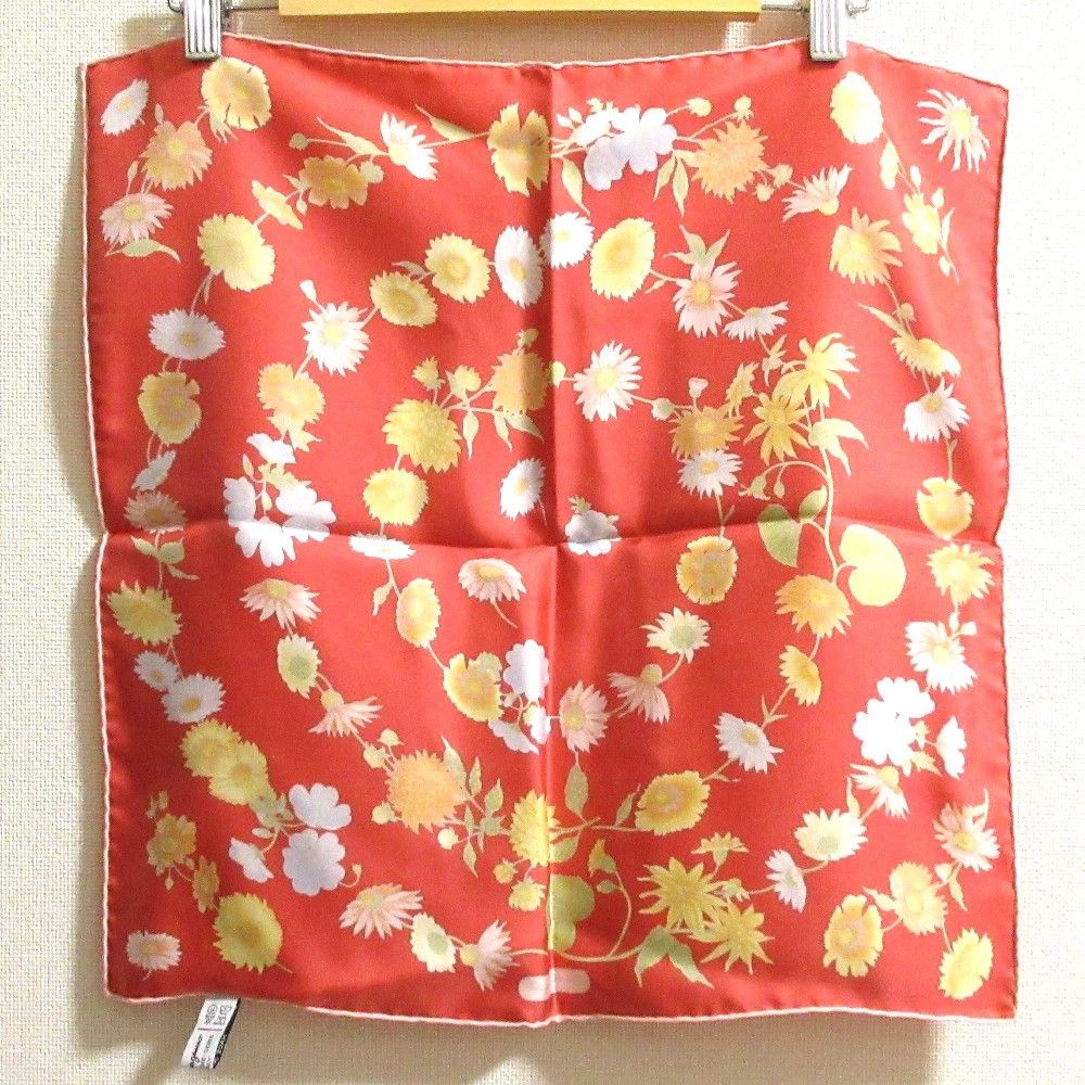 Salvatore Ferragamo Salvatore Ferragamo Salvatore Ferragamo Flower Print Silk Scarf Others Scarf DUTY FREE for USA Size ONE SIZE - 3 Thumbnail