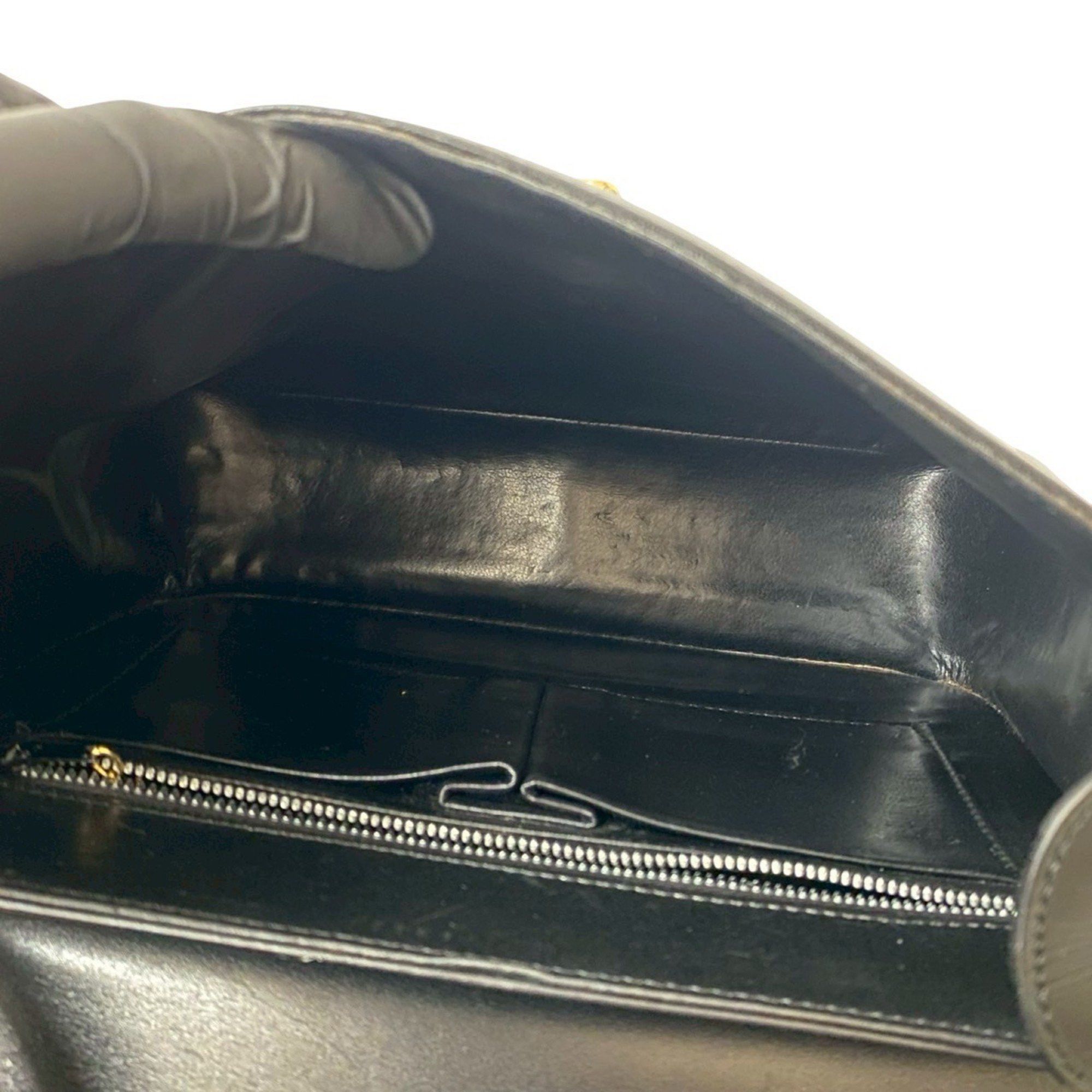 Celine CELINE 20527: Black calfskin leather shoulder bag with logo ring and hardware. Size ONE SIZE - 9 Thumbnail