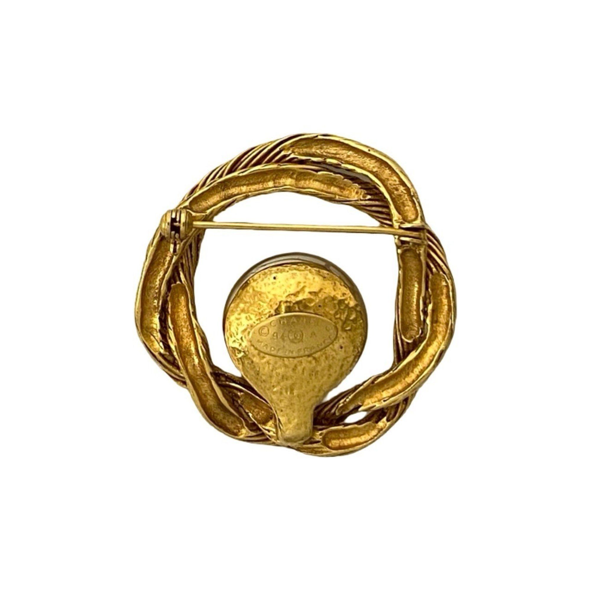 Chanel CHANEL Coco Mark Motif GP Faux Pearl Brooch Corsage Gold 3302k Size ONE SIZE - 4 Thumbnail