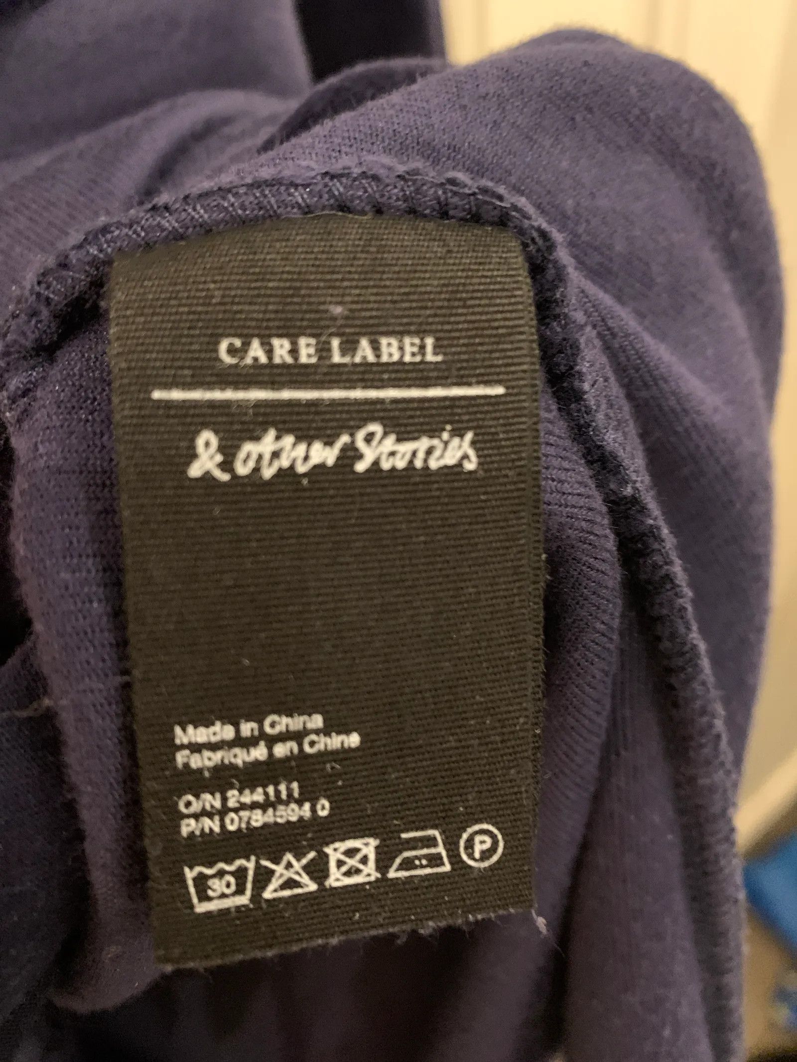 & Other Stories & Other Stories Sammetsklänning Dress Size XS / US 0-2 / IT 36-38 - 4 Thumbnail