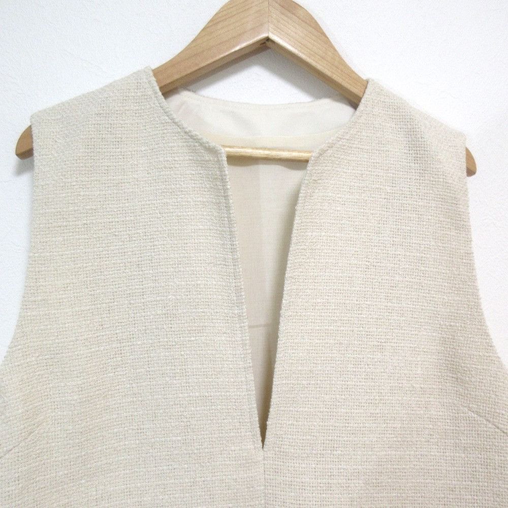 Other Other ANAYI Karl Yarn Tweed V Neck Blouse Others Tops DUTY FREE for USA Size ONE SIZE - 3 Thumbnail