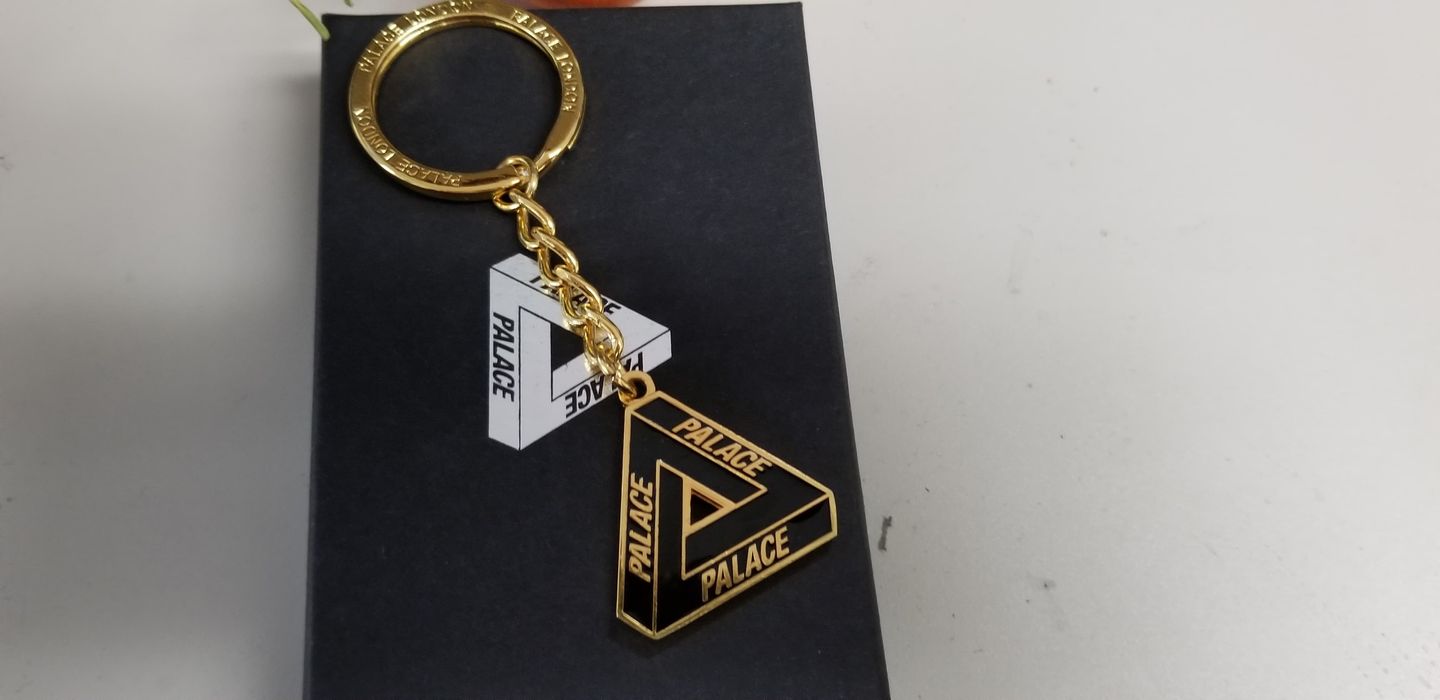 Palace tri ferg palace keychain in black and gold | Grailed