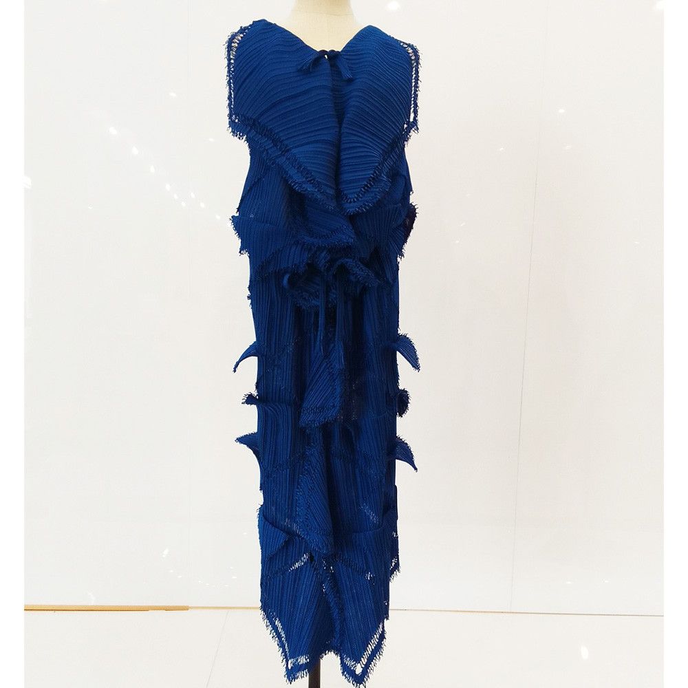 Issey Miyake Issey Miyake ISSEY MIYAKE A-POC INSIDE long dress one piece Others Dresses DUTY FREE for USA Size ONE SIZE - 13 Thumbnail