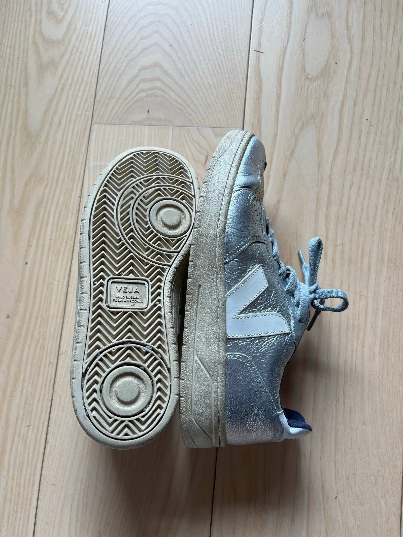 Veja Veja Sneakers Size US 9 / IT 39 - 2 Thumbnail
