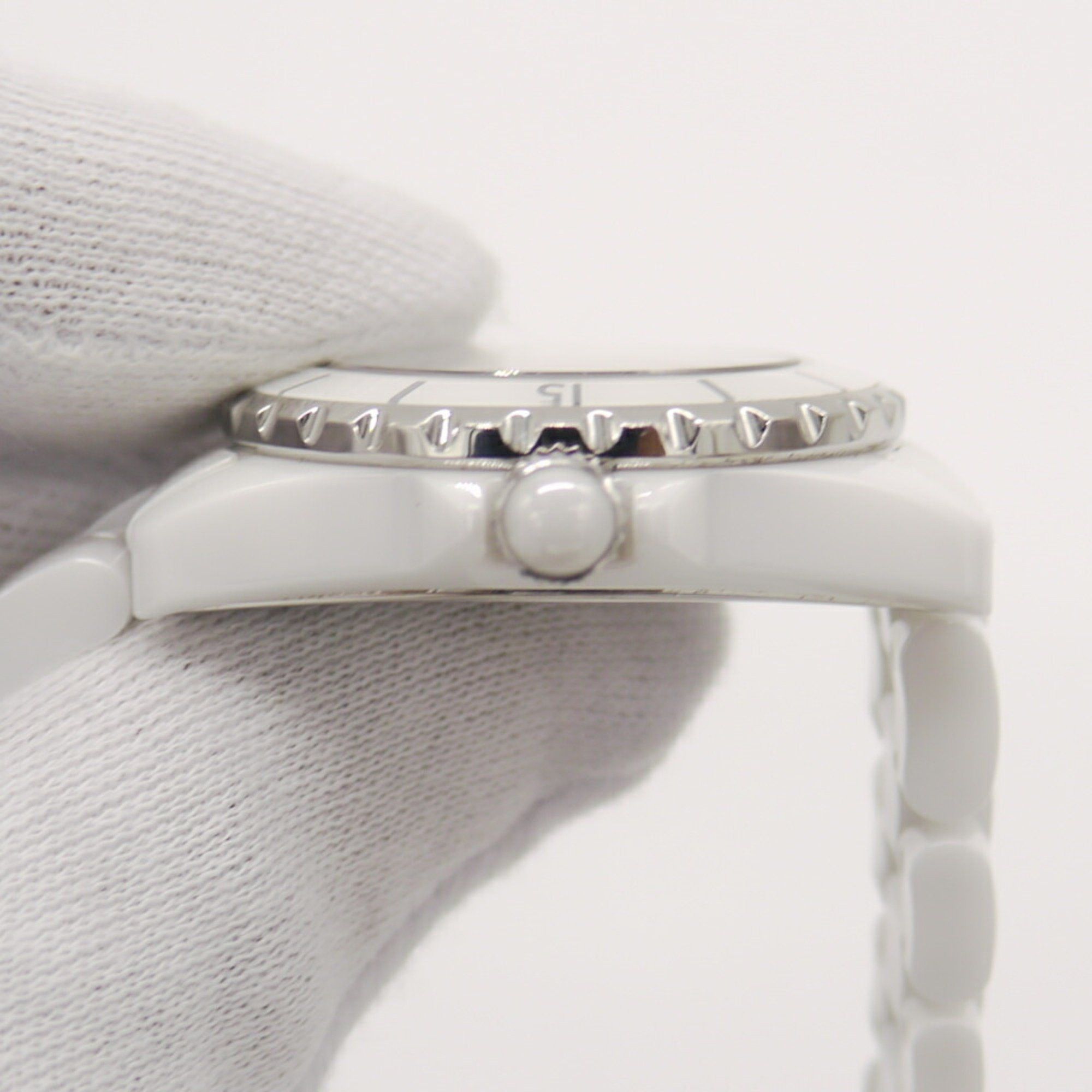 Chanel CHANEL J12 White Ceramic Quartz Watch with Dial H0968 Size ONE SIZE - 4 Thumbnail