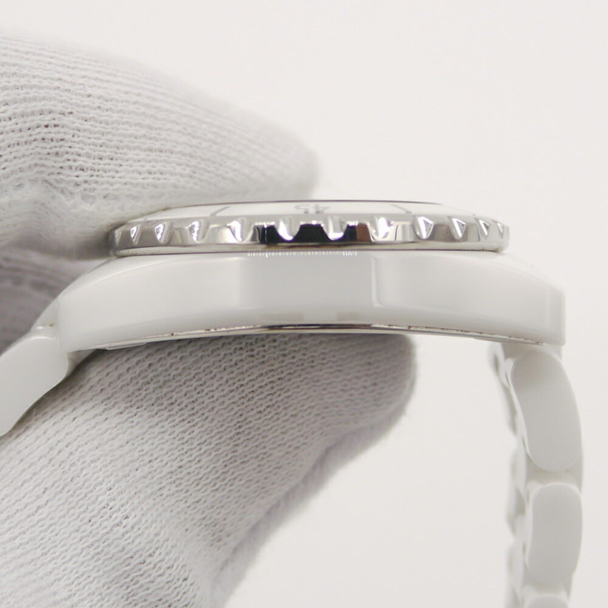 Chanel CHANEL J12 White Ceramic Quartz Watch with Dial H0968 Size ONE SIZE - 5 Thumbnail